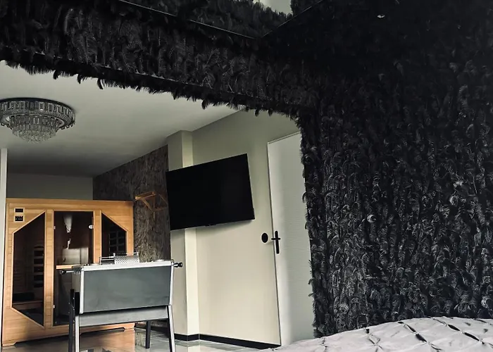 Love hotel Delicate Addiction